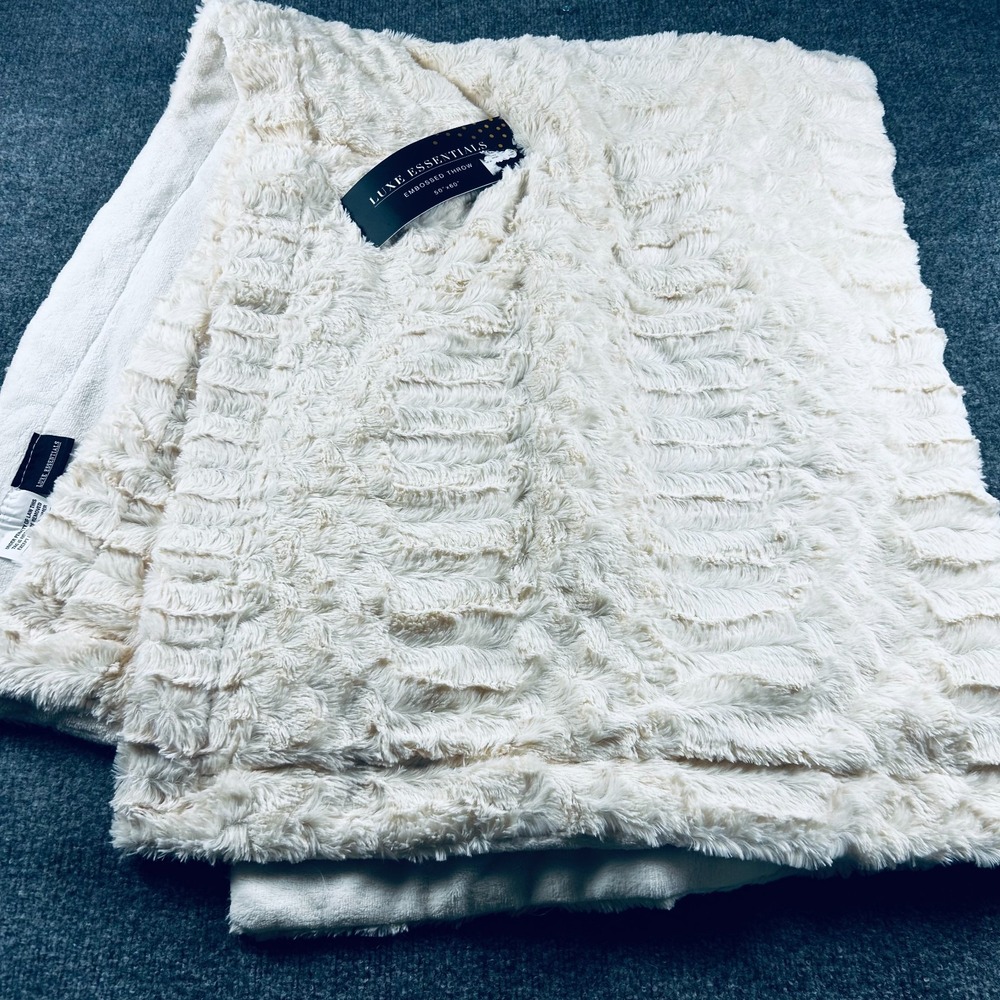 NWT Luxe Essentials Embossed Throw Blanket 50x60 Cream Ivory Soft Plush Faux Fur